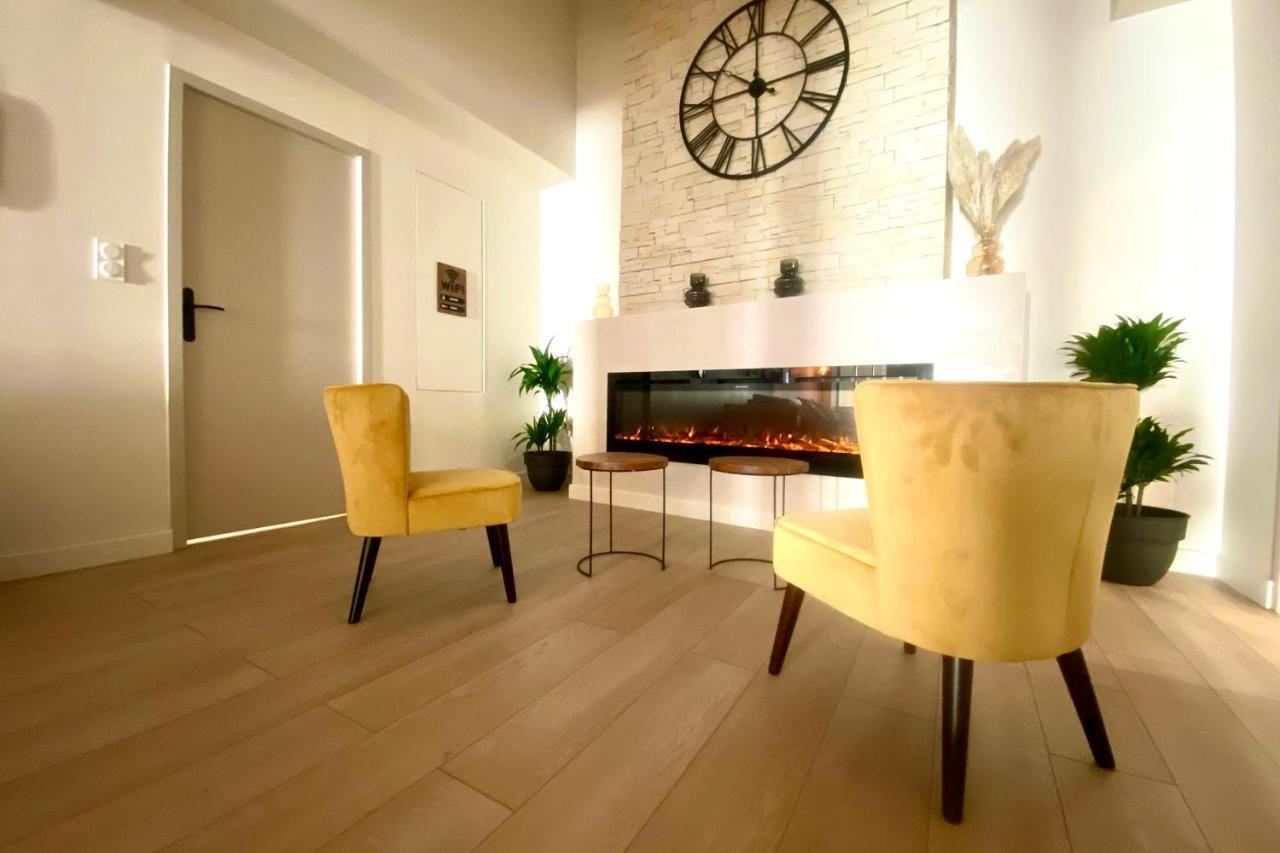 Le Loft - Bain Jacuzzi Et Sauna Nimes Exterior photo